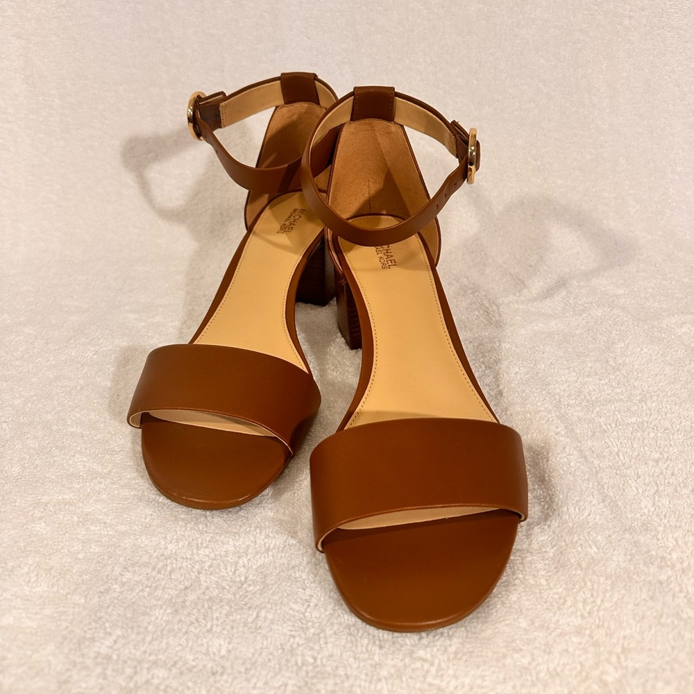 Michael Kors Tan and brown block heel sandals #blockheel